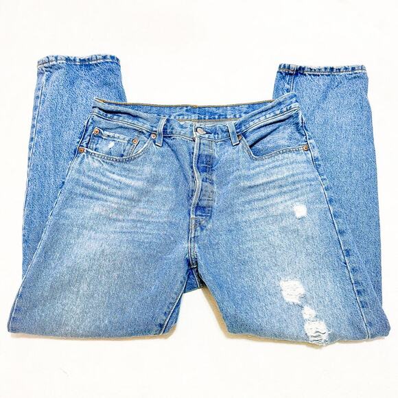 Levi's 501 Button Fly Ripped Light/Medium Wash Denim Jeans Straight Size 32 x 30 - Picture 4 of 9